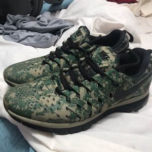 Nike Fingertraps (camo)